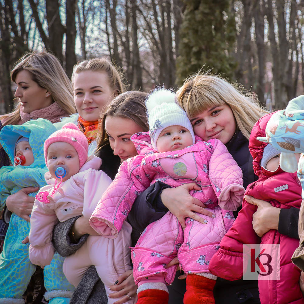 Молодые мамы могут получить психологическую поддержку и помощь в чате  WhatsApp (видео) — Газета «Каневские зори»