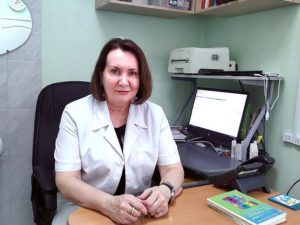 Медицинский психолог Ирина Бабкина не советует в период активных отпусков расслабляться с помощью горячительных напитков